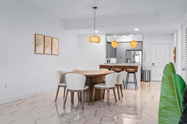 Building Photo - 605 Kemp St