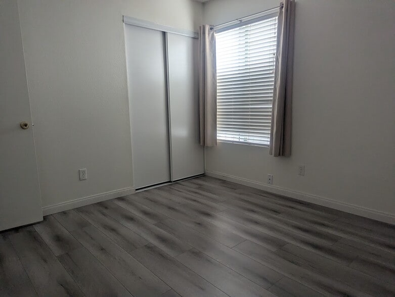 Building Photo - 1046 Canal St