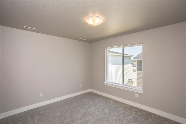 bedroom 3 - 17107 Blue Sage Ln