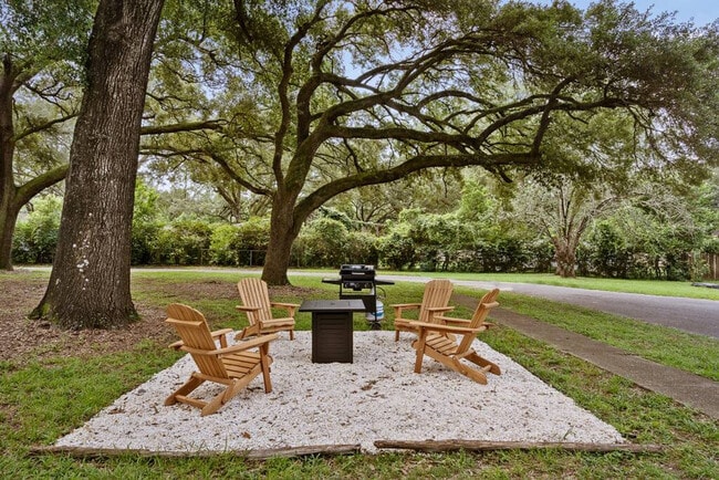 Building Photo - 2001 N 61st Ave