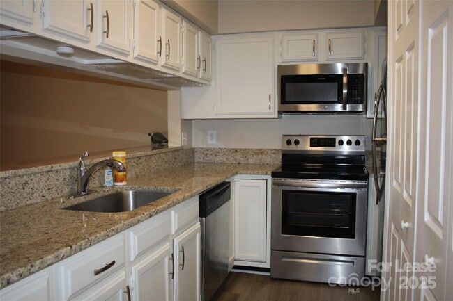 Building Photo - 19839 Henderson Rd