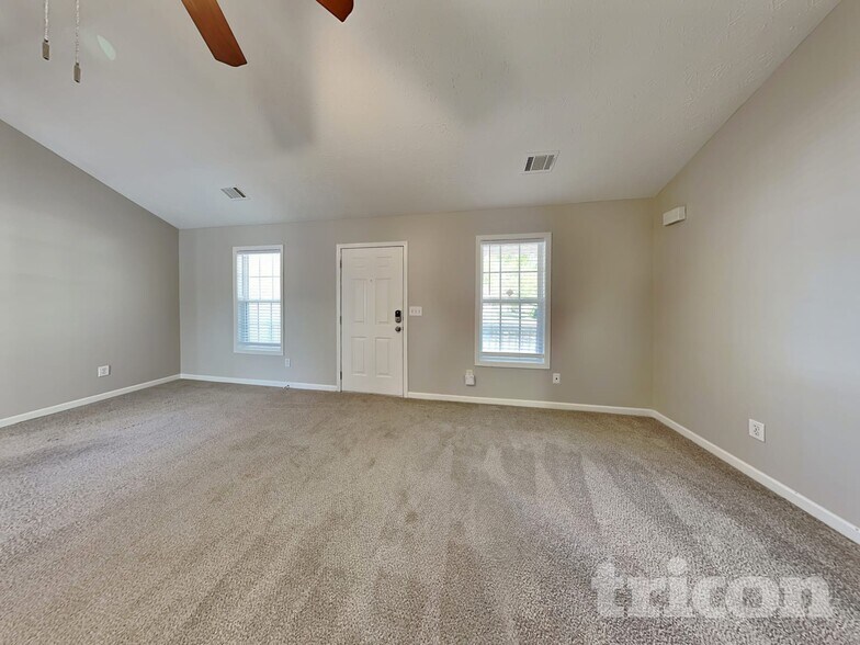 Building Photo - 410 Red Oak Ct