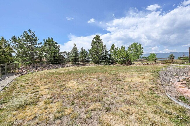 Building Photo - $2,995, 4 bed, 3.5 bath, located in Monume...