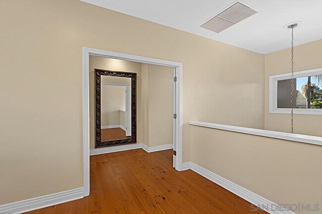 Building Photo - 927 Tingley Ln