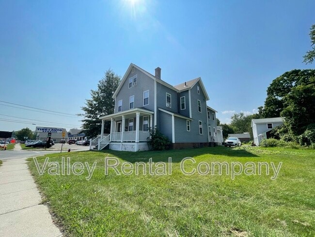 Building Photo - 200 King St