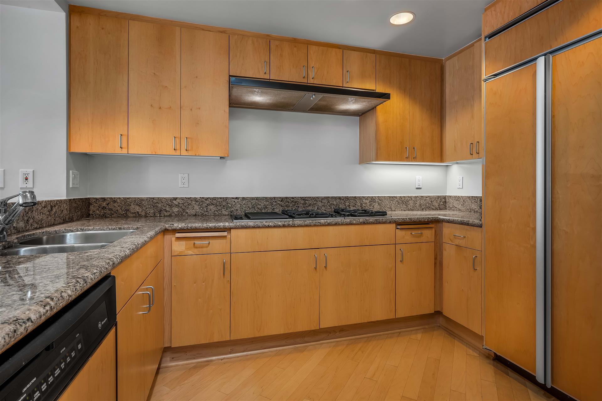 Building Photo - 11847 Gorham Ave