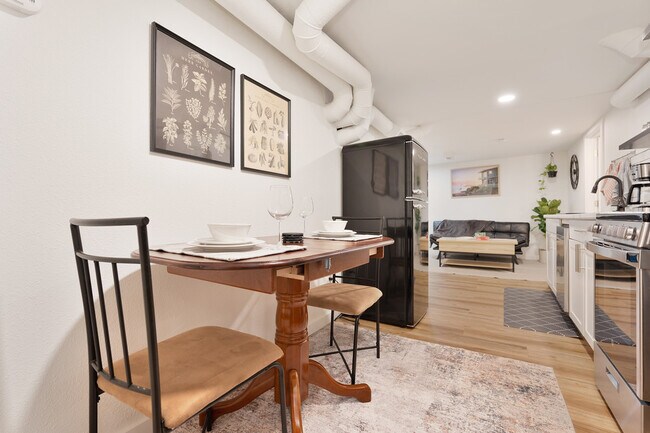 Building Photo - 1221 N A St