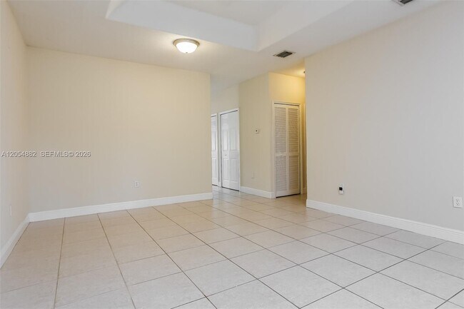 Building Photo - 213 SW 15th Pl