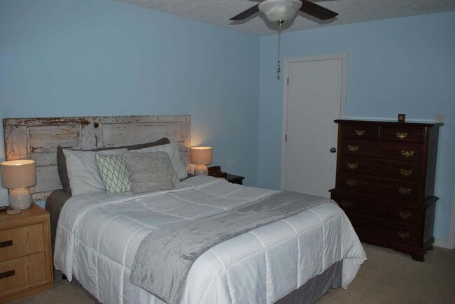 Building Photo - 382 Preston Ave