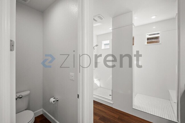 Building Photo - 1465 Blossom Way