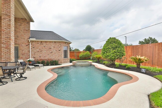 Building Photo - 13810 Nathan Ridge Ln