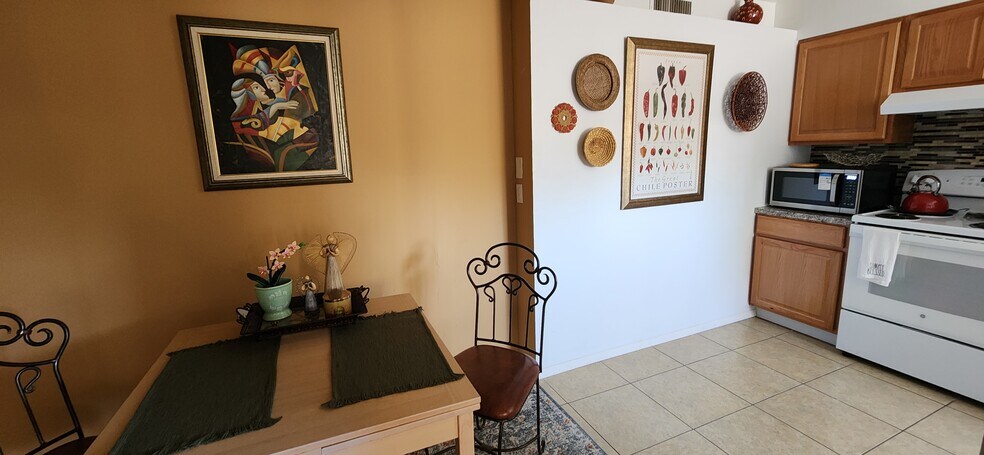 Main House Dining Area - 150 E Los Mangos