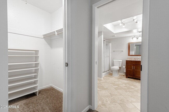 Building Photo - 8321 E Vista Dr