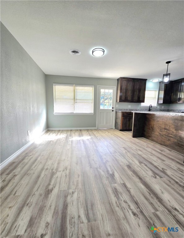 Building Photo - 1204 Amthor Ave