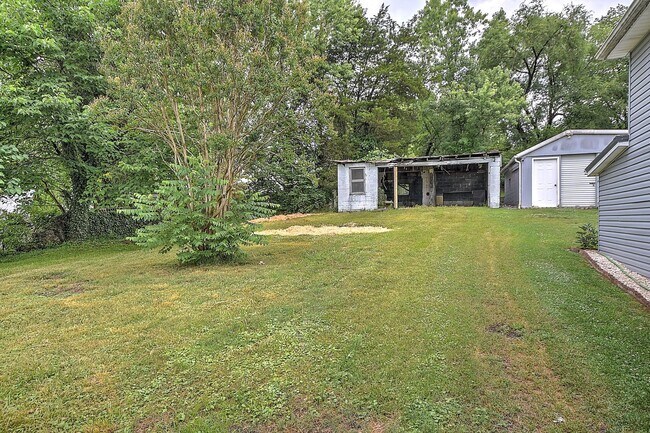 Building Photo - 1712 Oaklawn St