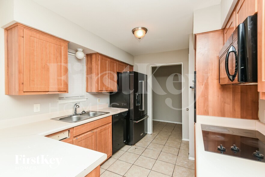 Building Photo - 918 Kerry St