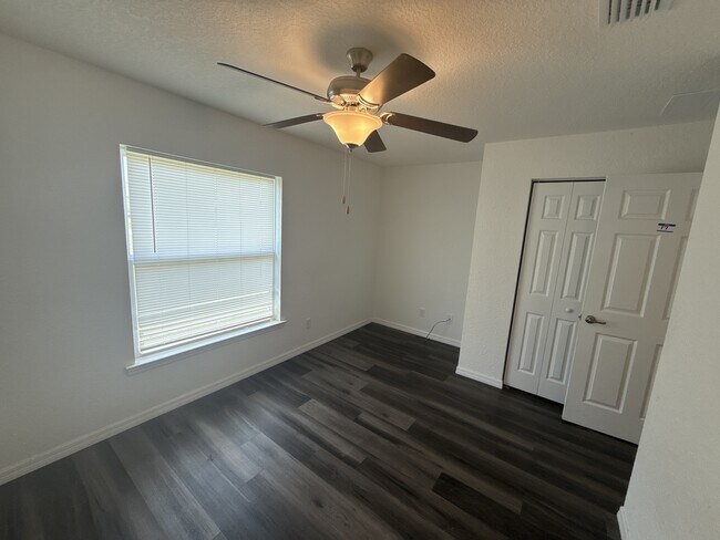 Building Photo - 9 Malauka Loop