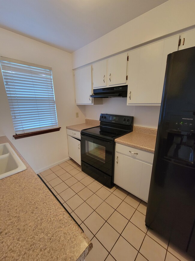 Building Photo - 1303 Snowflake Cir