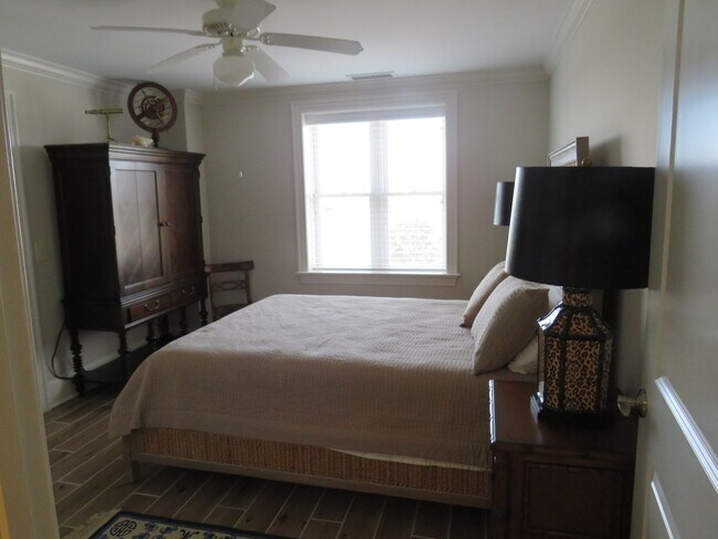 Building Photo - Harborside Club at 70W