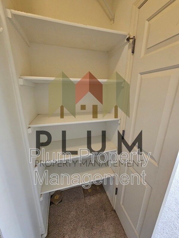 Building Photo - 5104 Village View Way