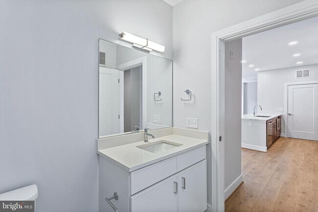 Building Photo - 635 Slaters Ln