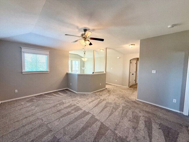 Building Photo - 5 Bedroom Home