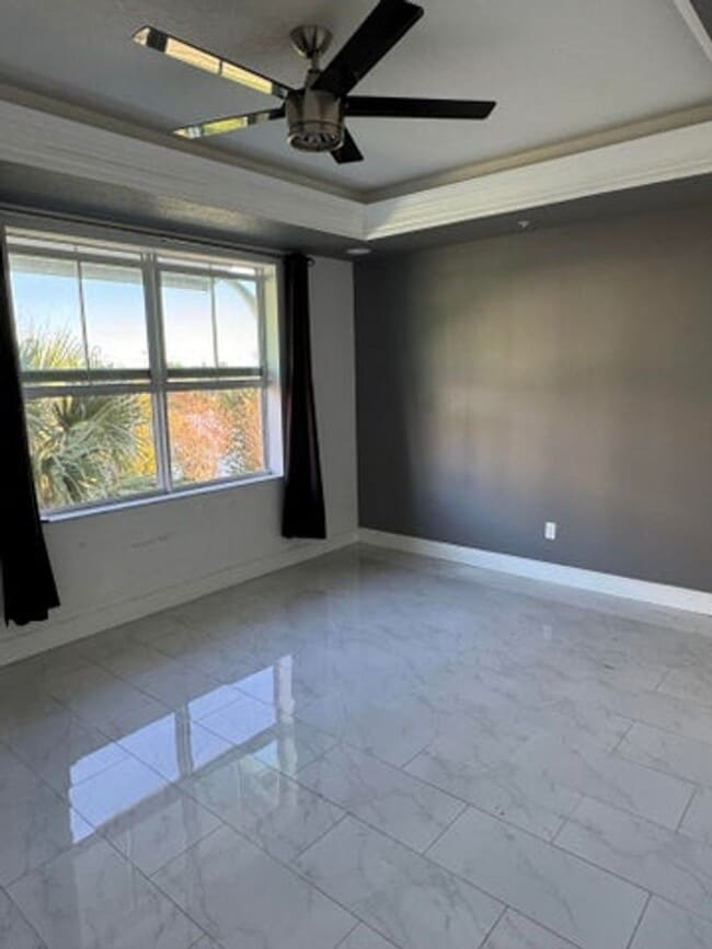 Building Photo - 1241 Vía De Fossi