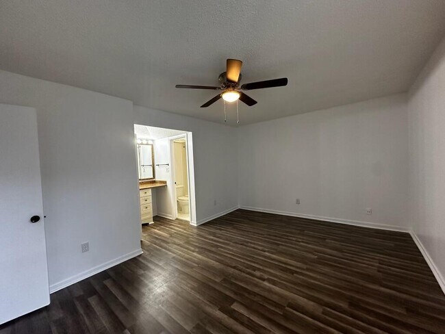 Building Photo - 2600 Fiore Way