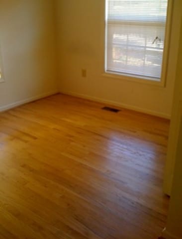 Building Photo - 193 Marlin St