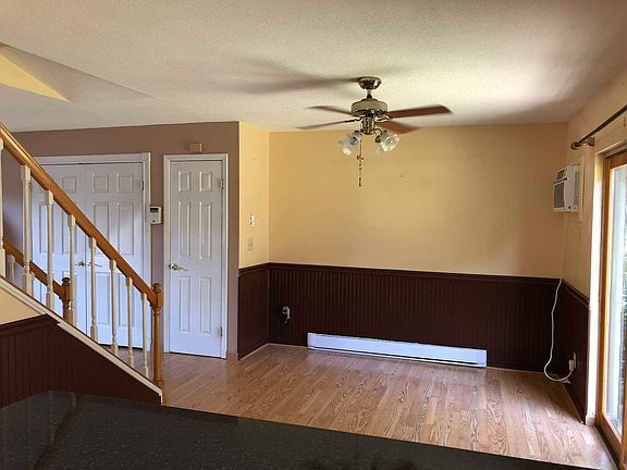 Building Photo - "Charming 3-Bed Oasis with Granite Touches...