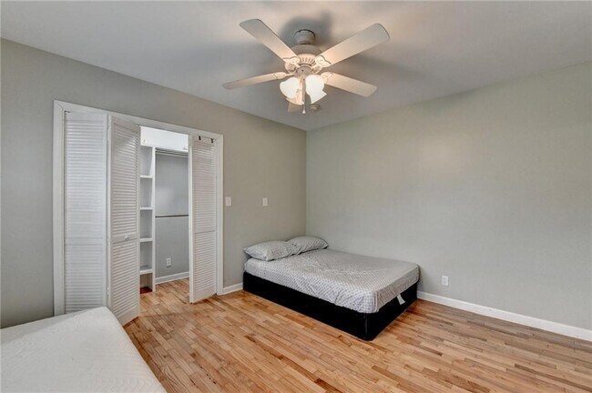 Building Photo - 8 Highland Ln