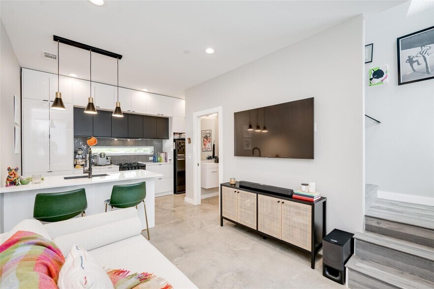 Building Photo - 2108 Tillery St