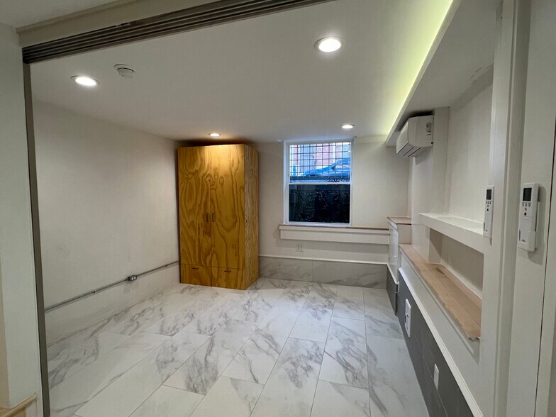 Building Photo - 2019 S Beechwood St
