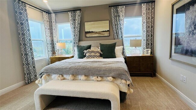 Building Photo - 16450 Hamlin Vw St