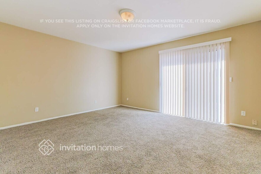 Building Photo - 1565 W Irisado Cir