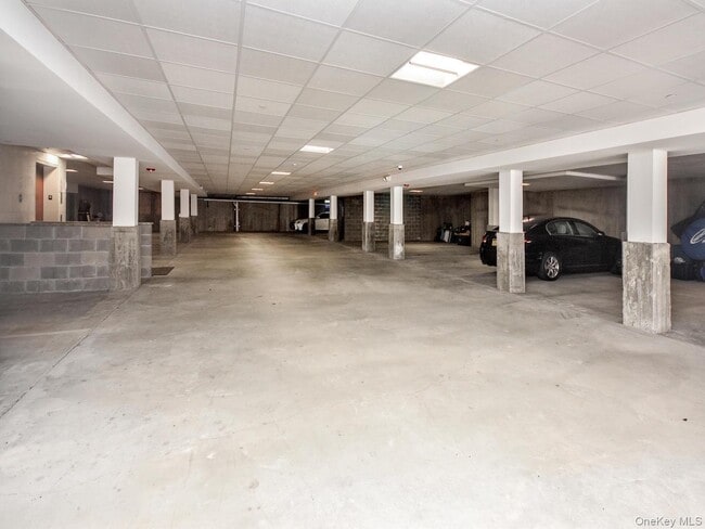 Building Photo - 200 Carney St