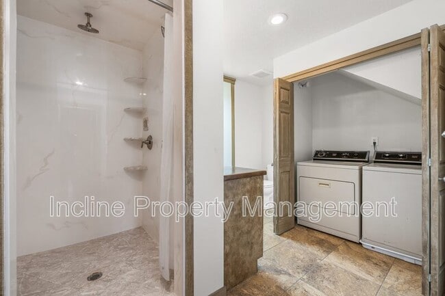 Building Photo - 602 E 200 S