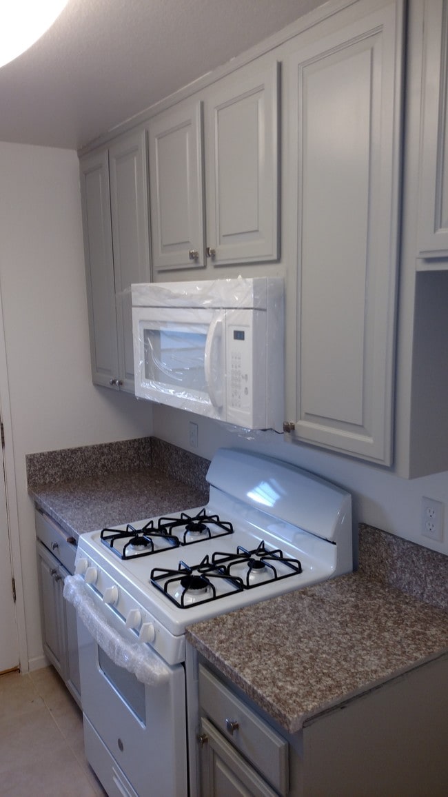 Building Photo - 11311 Tampa Ave