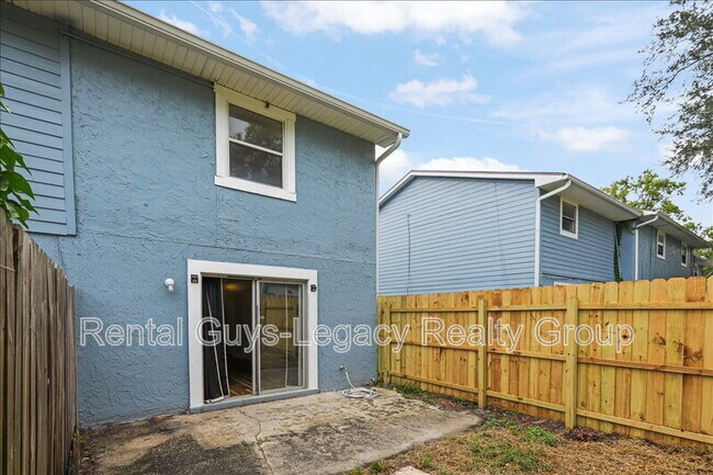 Building Photo - 11406 Bedford Oaks Dr