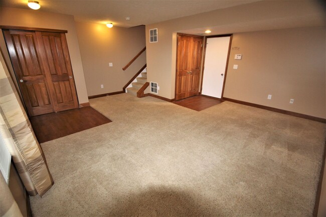 Building Photo - 2 Bedroom - Dublin