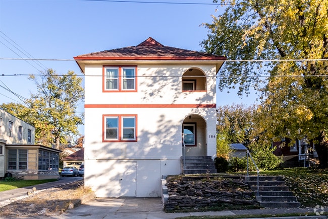 Building Photo - 184 Meadow Ave