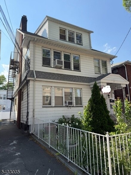 Building Photo - 400 N 11th St