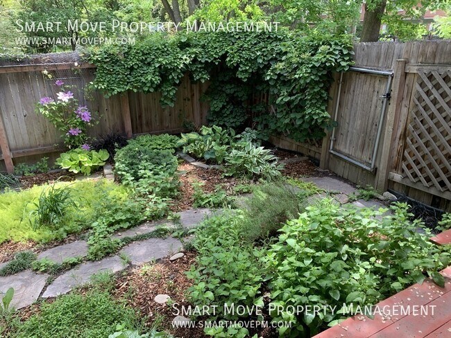 Building Photo - 222 Straughan-
