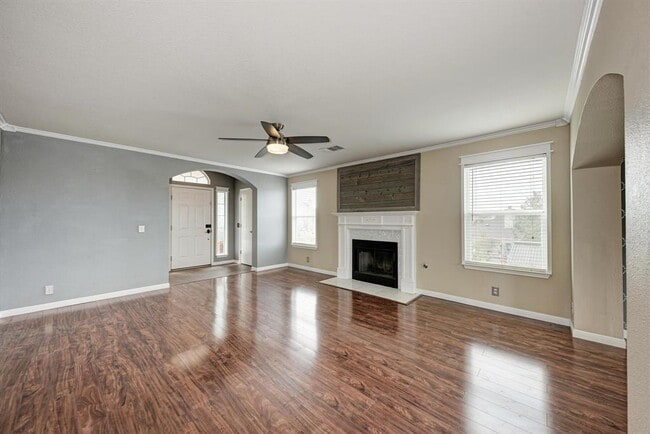 Building Photo - 903 Estate Dr