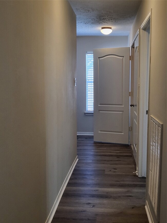 Building Photo - 7415 Hollister Ridge