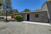 Building Photo - 114 Bradshaw Dr