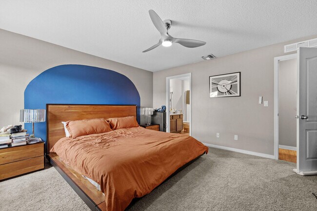 Building Photo - 2626 SW Monterrey Ln