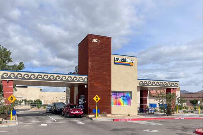 Building Photo - 4Bed/2Bath House at University/Dobson--Complete Remodel w/Pool!