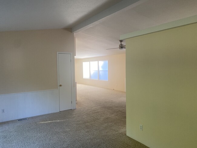 Building Photo - 20915 Happy Valley Rd