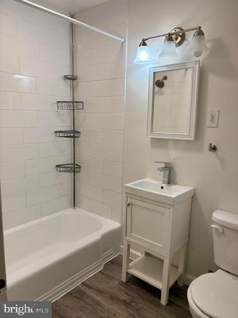 Building Photo - 10624 Kenilworth Ave